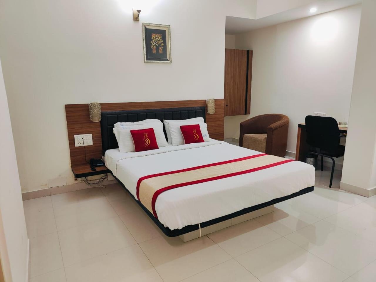 Hotel Grand Bee Bangalore Exterior foto